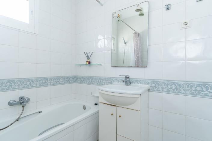 Image No.11-4 Bed Villa for sale