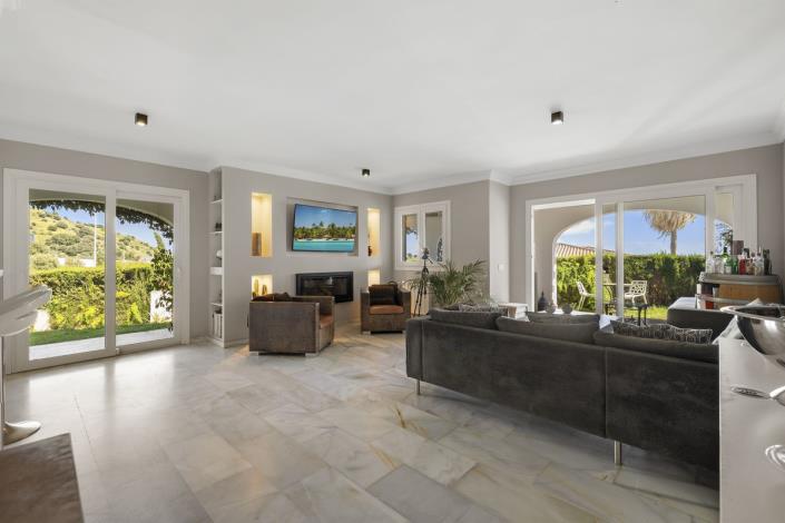 Image No.4-2 Bed Townhouse for sale