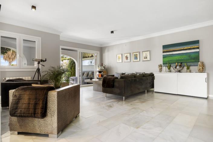 Image No.5-2 Bed Townhouse for sale