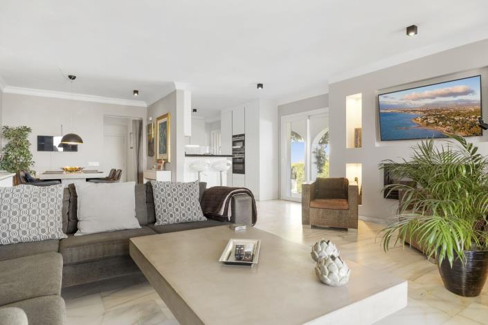 Image No.6-2 Bed Townhouse for sale