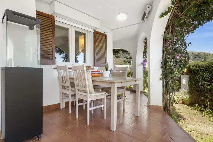 Image No.15-2 Bed Townhouse for sale