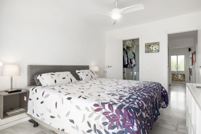 Image No.23-2 Bed Townhouse for sale