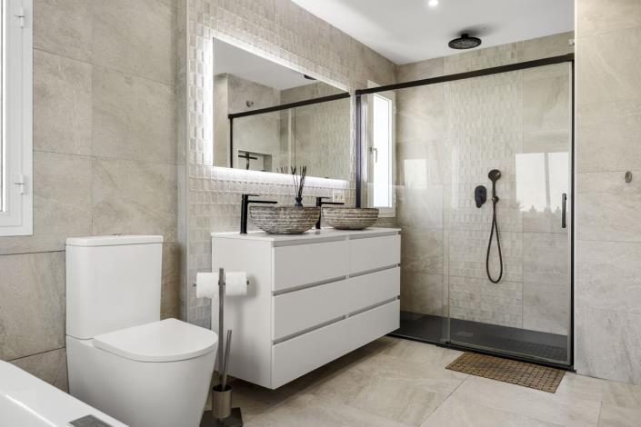 Image No.29-2 Bed Townhouse for sale