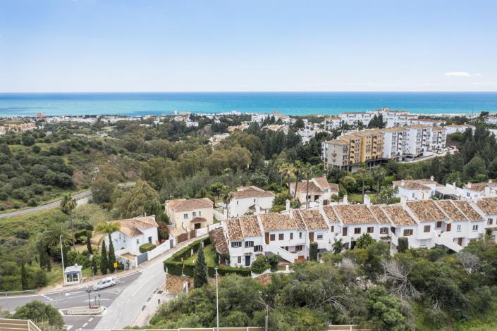 Image No.31-2 Bed Townhouse for sale