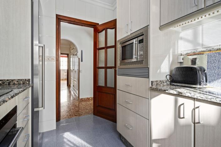 Image No.12-3 Bed Apartment for sale