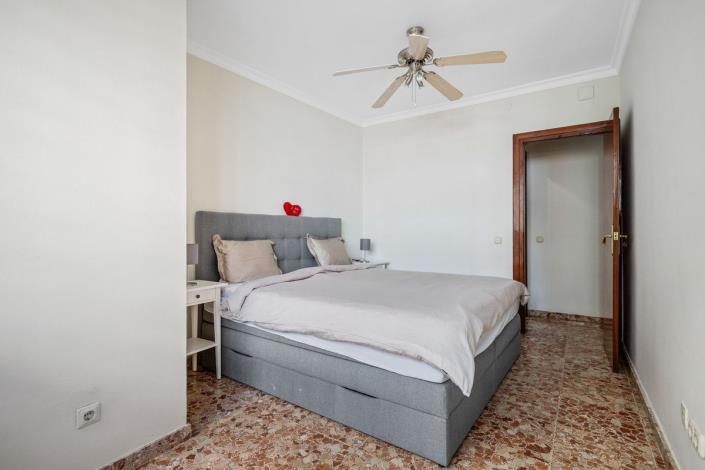 Image No.14-3 Bed Apartment for sale