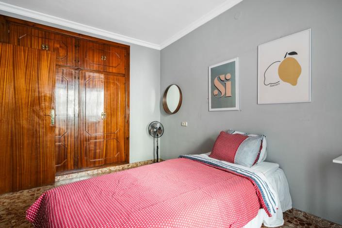 Image No.18-3 Bed Apartment for sale