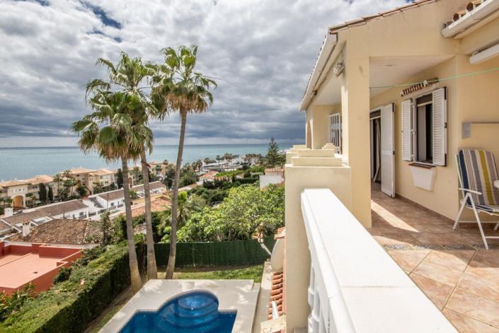 Image No.1-4 Bed Villa / Detached for sale