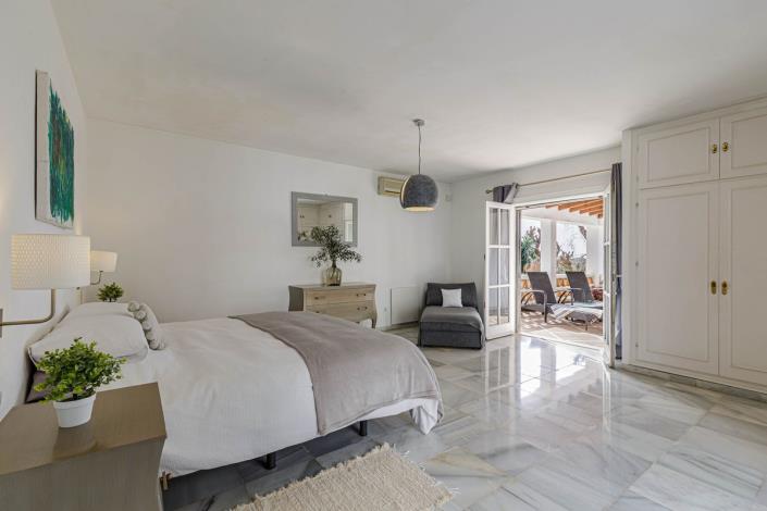 Image No.14-5 Bed Villa for sale