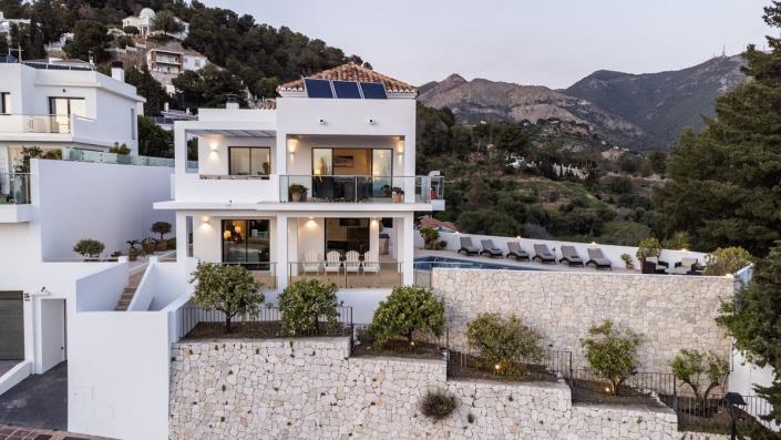 Image No.1-3 Bed Villa / Detached for sale