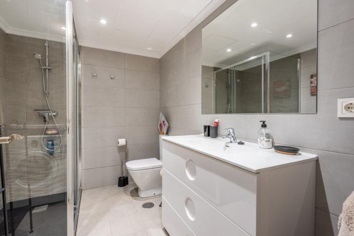 Image No.8-2 Bed Duplex for sale