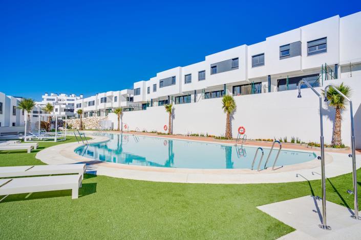 Image No.1-3 Bed Townhouse for sale