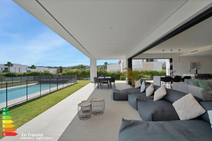 Image No.1-4 Bed Villa / Detached for sale