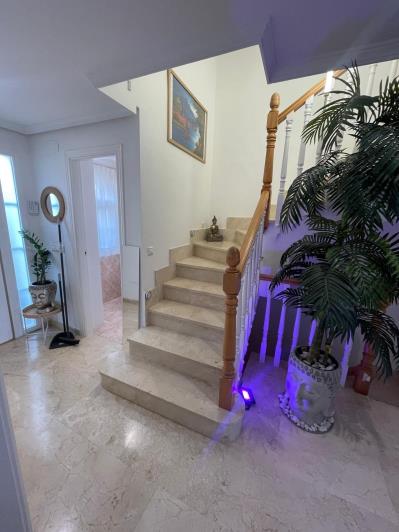 Image No.2-4 Bed Townhouse for sale