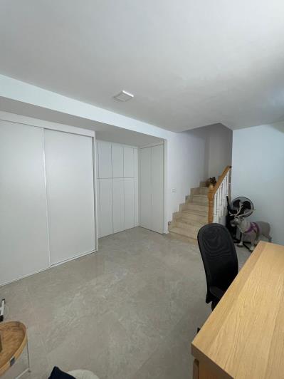 Image No.3-4 Bed Townhouse for sale