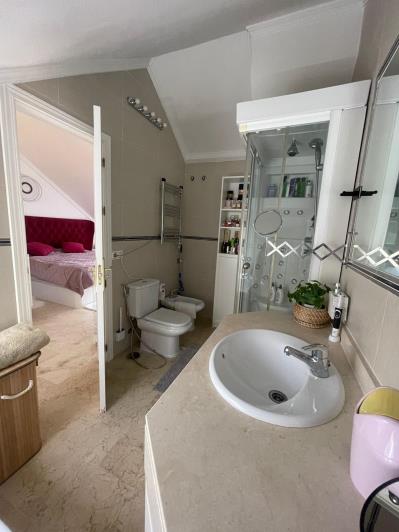 Image No.6-4 Bed Townhouse for sale