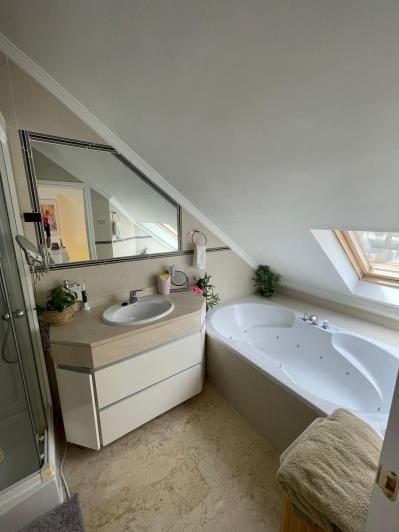 Image No.12-4 Bed Townhouse for sale