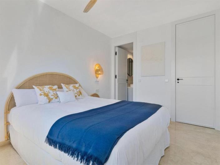 Image No.6-4 Bed Semi-Detached for sale