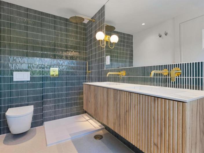 Image No.9-4 Bed Semi-Detached for sale