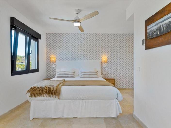 Image No.18-4 Bed Semi-Detached for sale