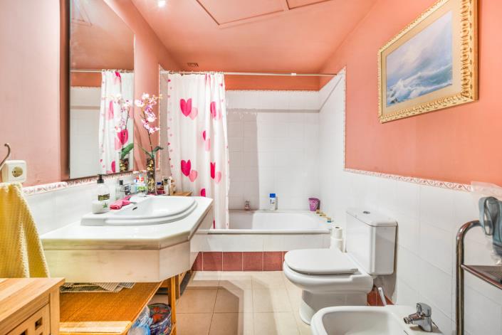 Image No.18-2 Bed Apartment for sale