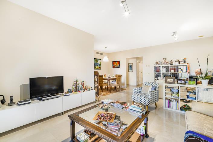 Image No.9-2 Bed Apartment for sale