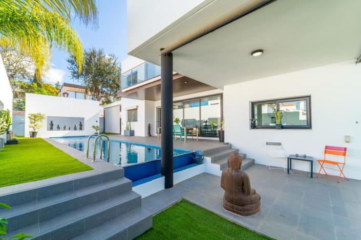 Image No.1-4 Bed Villa for sale