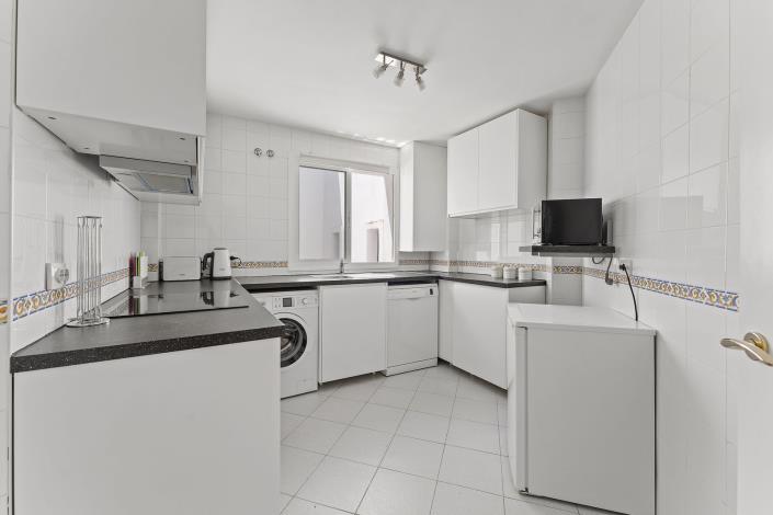 Image No.10-3 Bed Apartment for sale