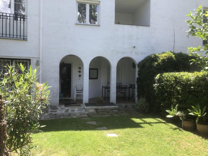 Image No.12-4 Bed Townhouse for sale