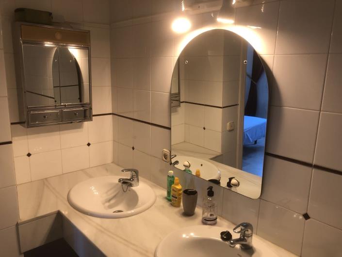 Image No.17-4 Bed Townhouse for sale