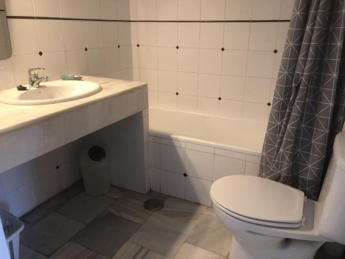 Image No.25-4 Bed Townhouse for sale