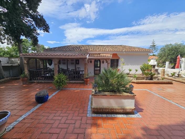 Image No.3-5 Bed Villa / Detached for sale