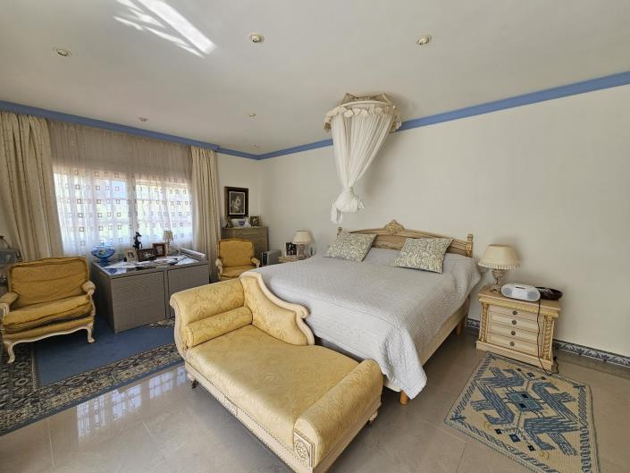 Image No.10-5 Bed Villa / Detached for sale