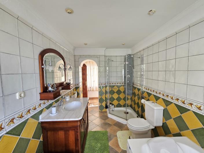 Image No.22-5 Bed Villa / Detached for sale