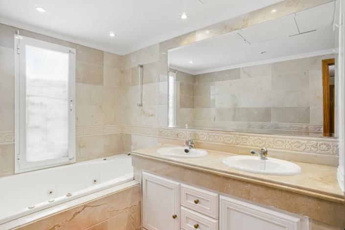 Image No.16-4 Bed Penthouse for sale