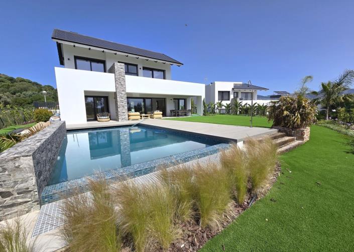Image No.1-4 Bed Villa for sale