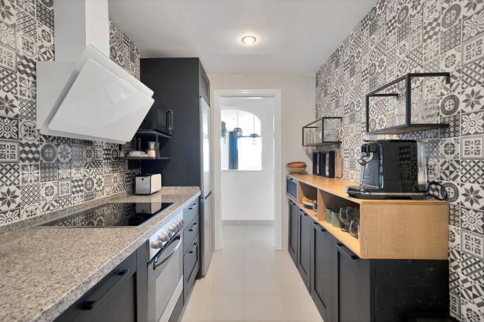 Image No.14-3 Bed Apartment for sale