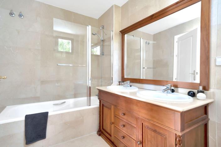 Image No.20-3 Bed Apartment for sale