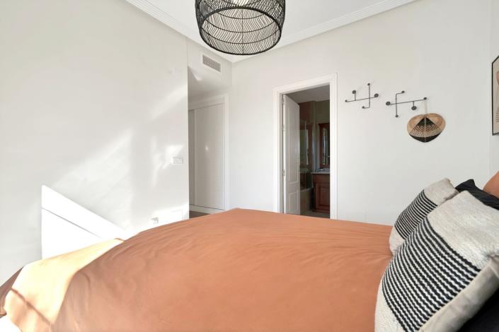 Image No.22-3 Bed Apartment for sale