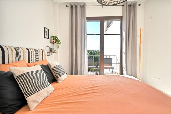 Image No.23-3 Bed Apartment for sale