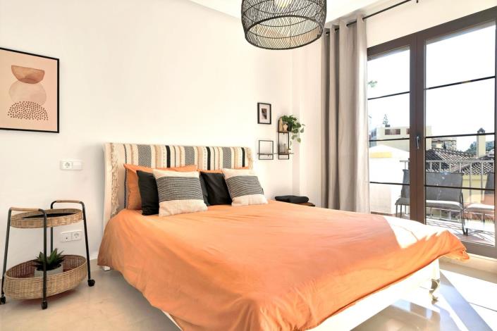 Image No.24-3 Bed Apartment for sale