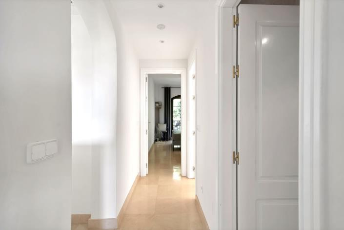 Image No.30-3 Bed Apartment for sale