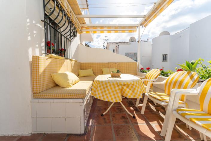 Image No.8-2 Bed Townhouse for sale