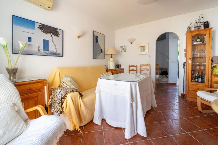 Image No.12-2 Bed Townhouse for sale