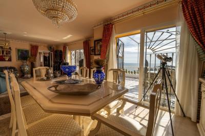 10-bb915d1cb19341576dcdc994b81ab9c5