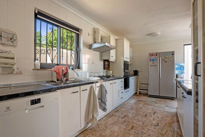 Image No.3-6 Bed Villa / Detached for sale