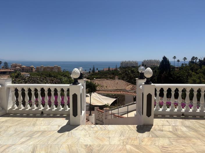 Image No.25-6 Bed Villa / Detached for sale