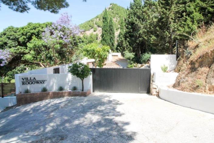 Image No.1-3 Bed Villa / Detached for sale