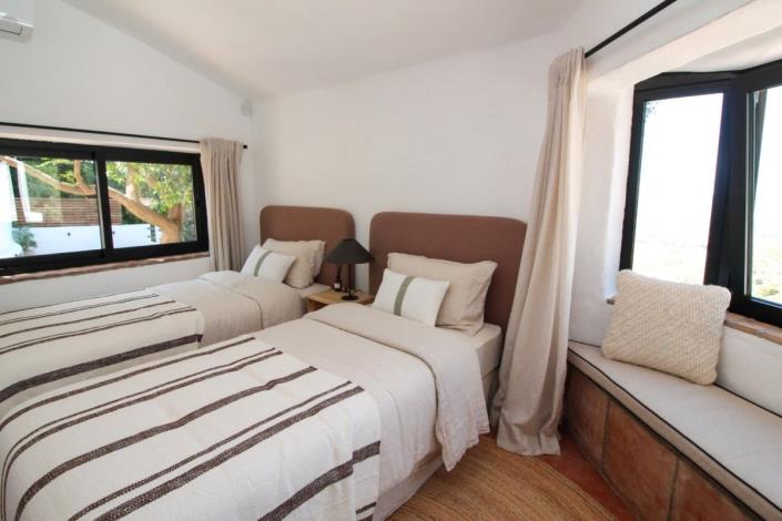 Image No.35-3 Bed Villa / Detached for sale