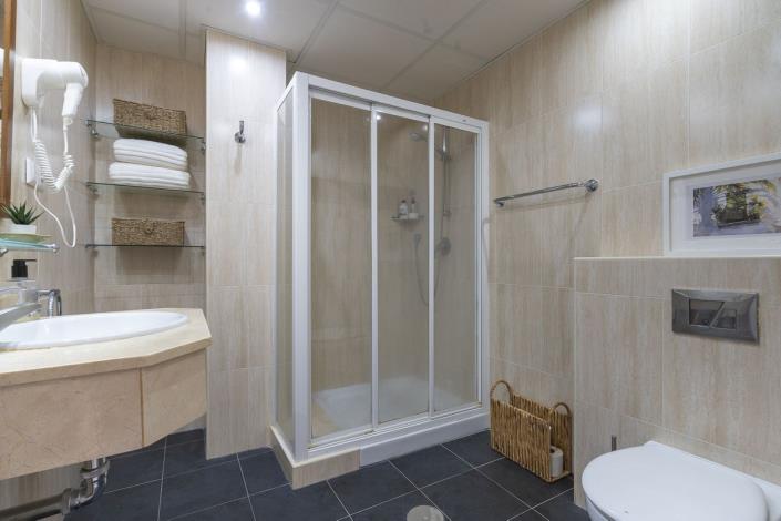 Image No.20-2 Bed Apartment for sale